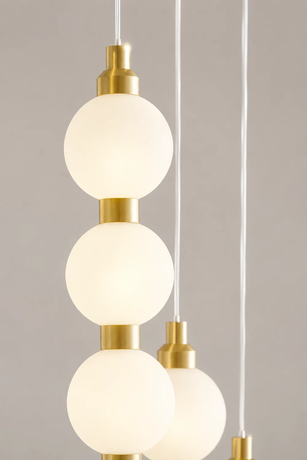 Contemporary LED White Ball Pendant Light - Lumpaz