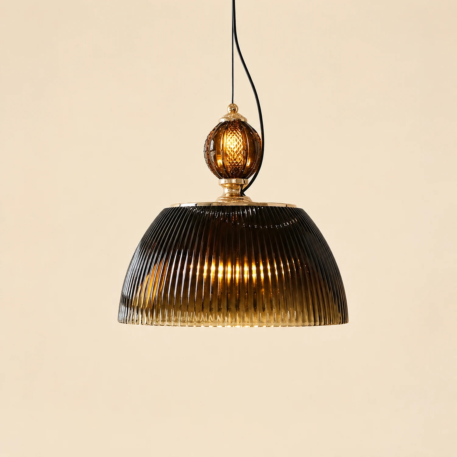 Retro-Inspired Green Glass Pendant Light - Lumpaz