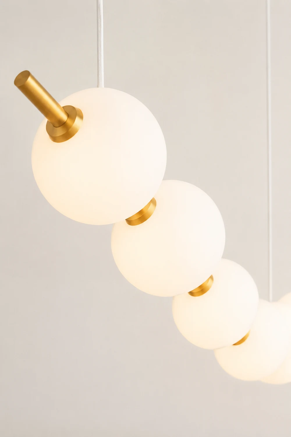 Creative Necklace String White Ball LED Pendant Lights - Lumpaz