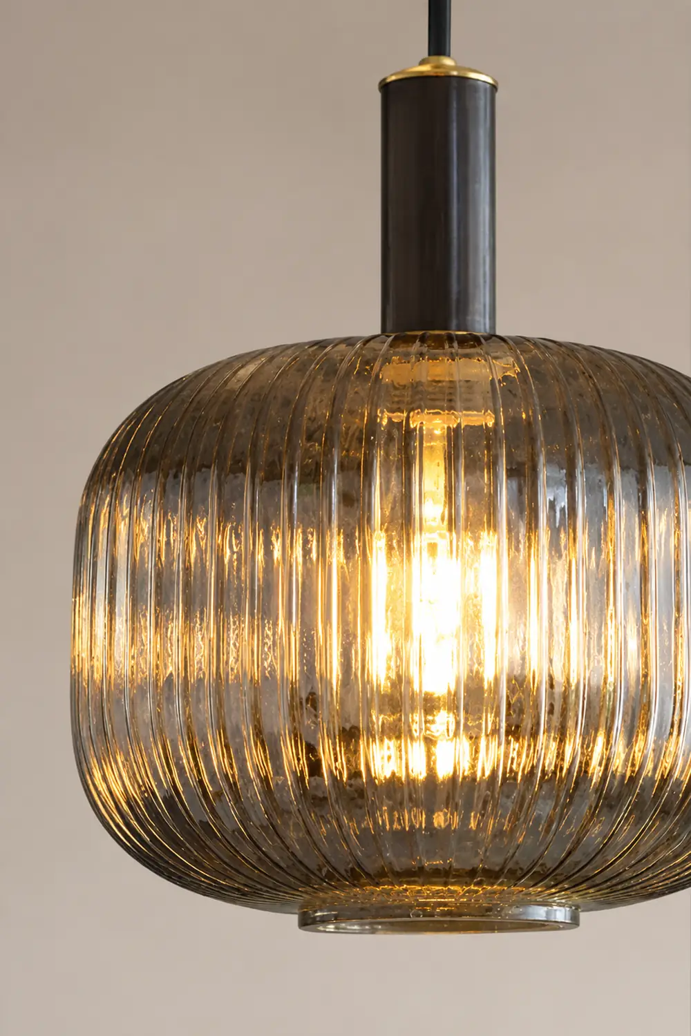 Modern Oval Ribbed Glass Pendant Light - Lumpaz