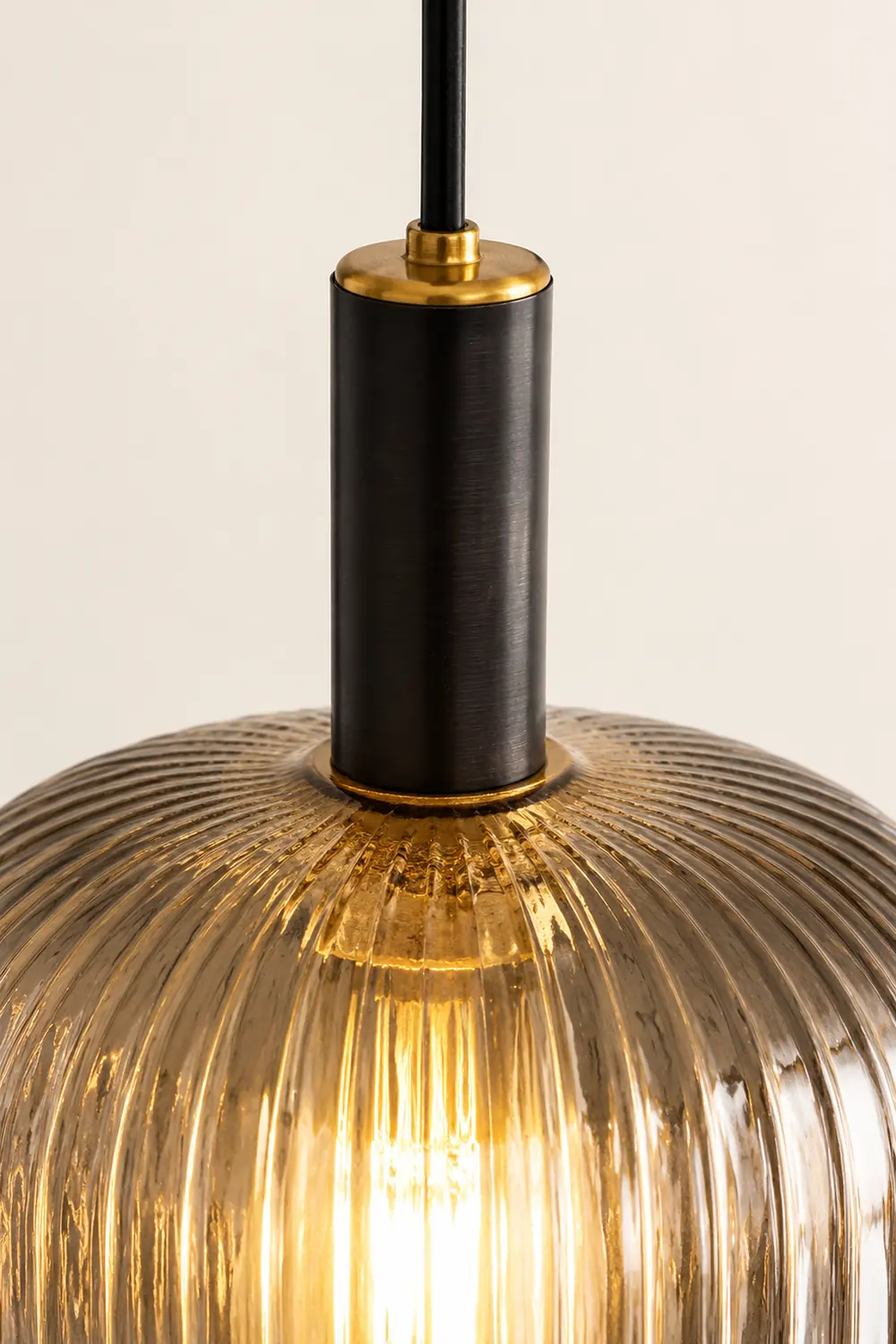 Modern Oval Ribbed Glass Pendant Light - Lumpaz