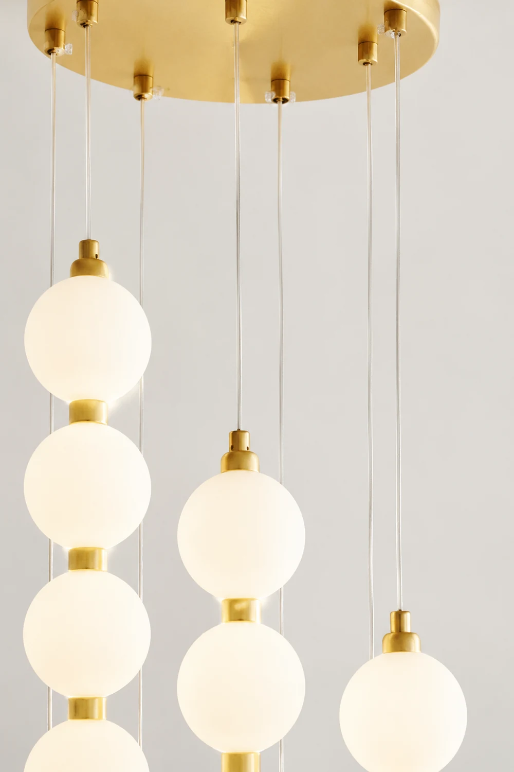 Contemporary LED White Ball Pendant Light - Lumpaz