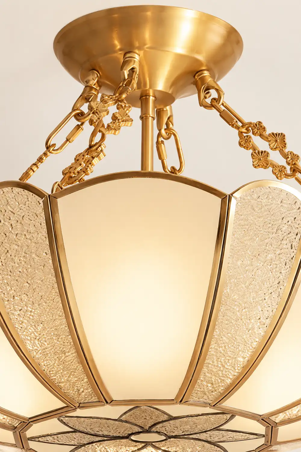 Scalloped Brass Chain Ceiling Light Fixture - Lumpaz