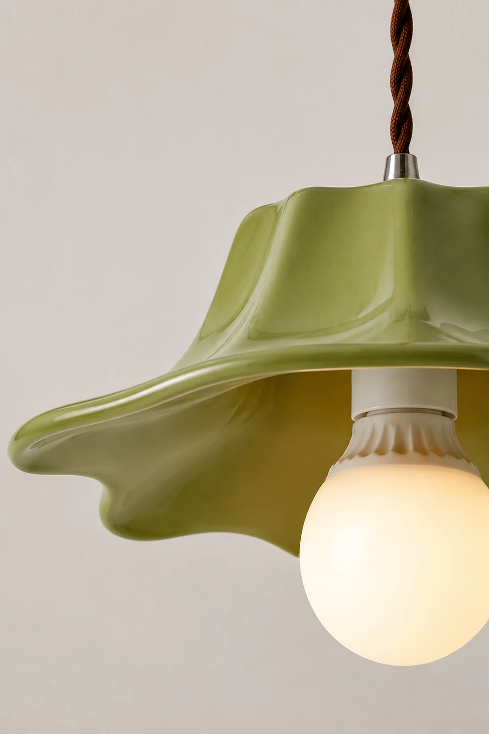 Simple Resin Alien Pendant Lamp - Lumpaz