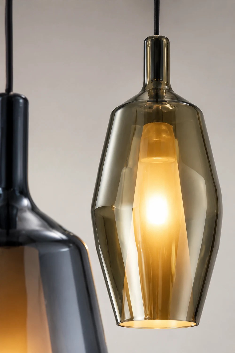 Modern Multicolored Glass Pendant Lamp for Dining - Lumpaz