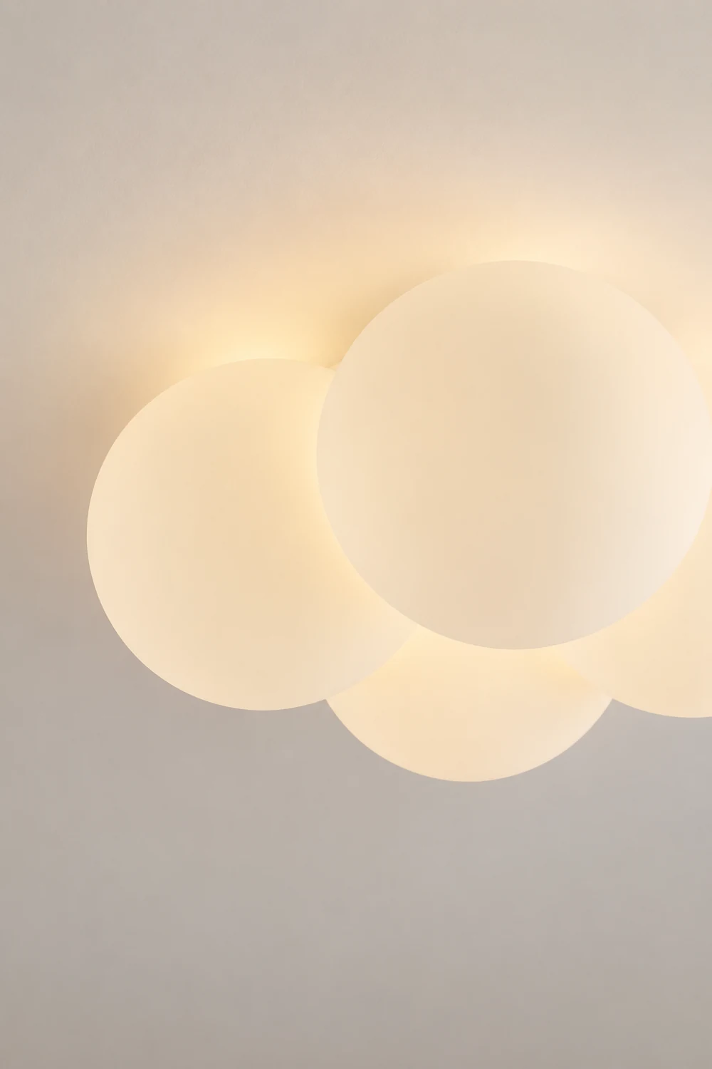 Modern White Cloud Bubbles Ceiling Light - Lumpaz