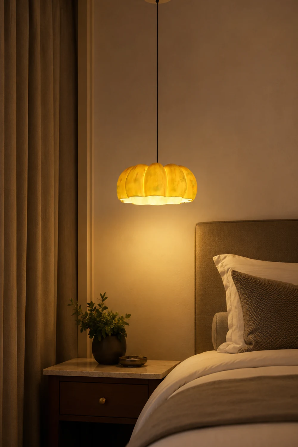 Eco-friendly Resin Pumpkin Pendant Light - Lumpaz