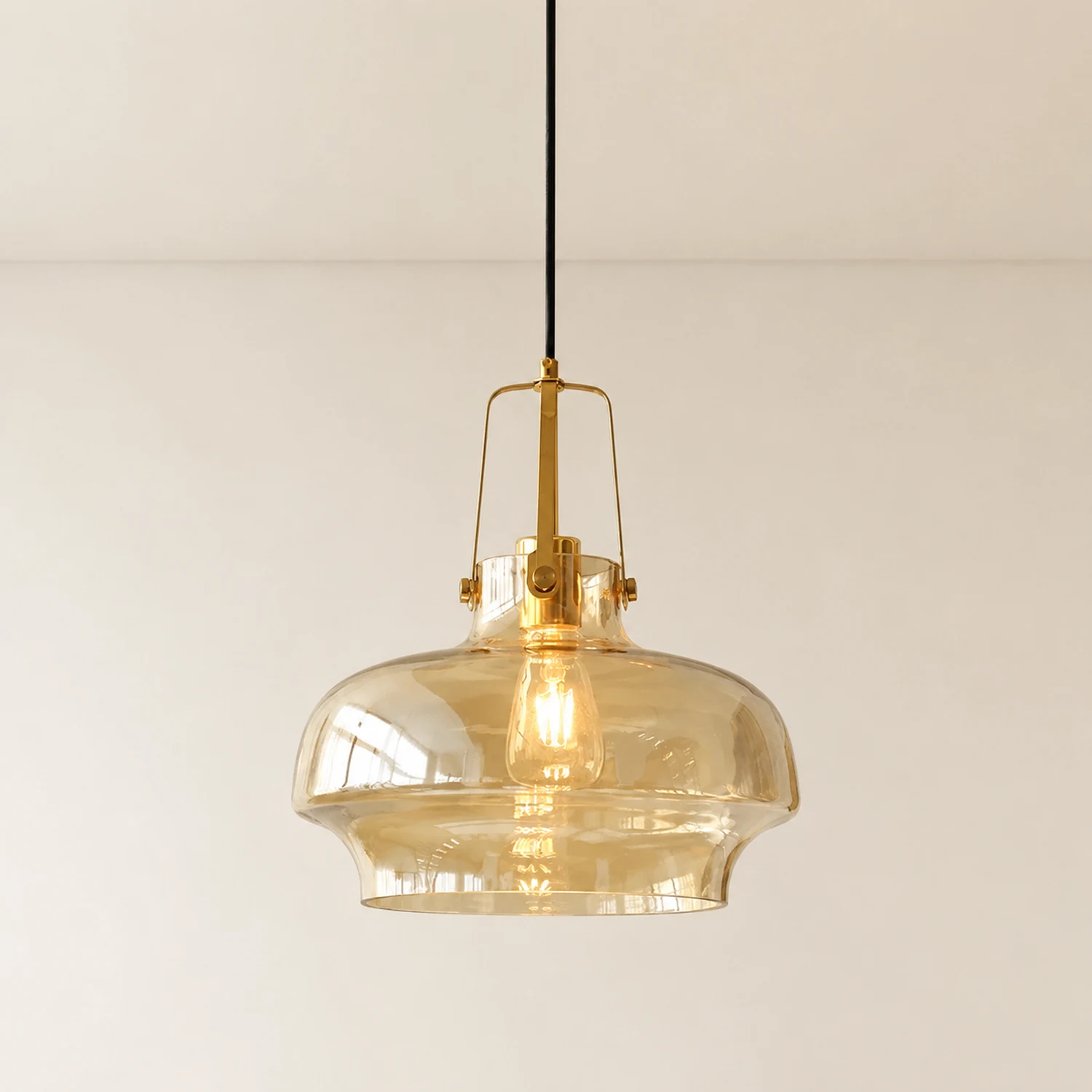 Modern Clear Fish Tank Shaped Glass Pendant Light - Lumpaz