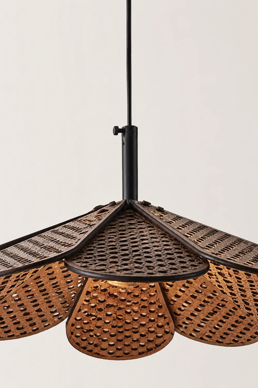 Hollyhock LED Rattan Leaves Pendant Light - Lumpaz