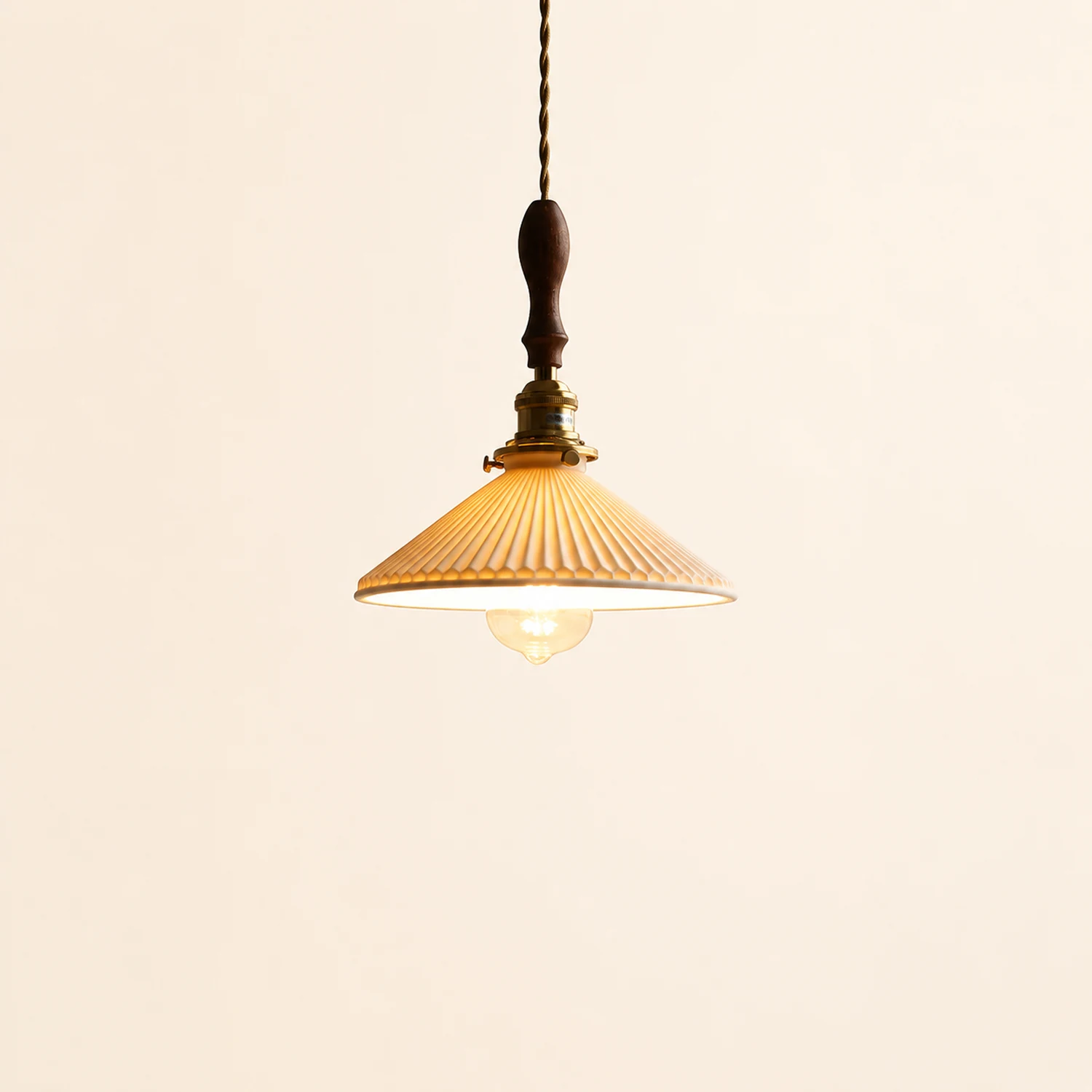 Modern Ceramics Retro Pleated Pendant Light For Living Room - Lumpaz