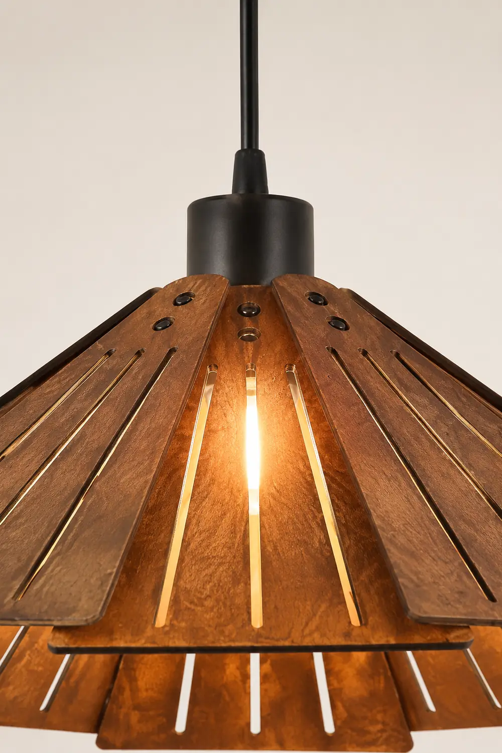 Nordische Kreative Pendelleuchte aus Holz für Esszimmer, Restaurant - Lumpaz