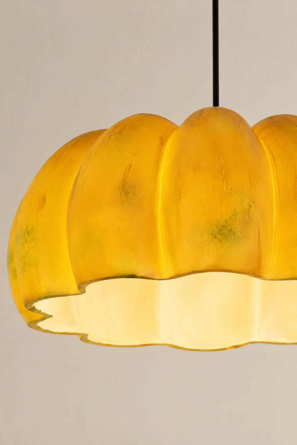 Eco-friendly Resin Pumpkin Pendant Light - Lumpaz