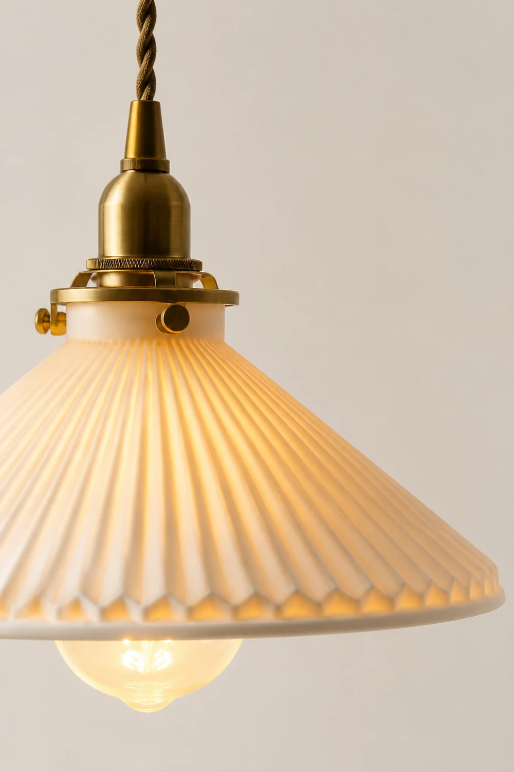 Modern Ceramics Retro Pleated Pendant Light For Living Room - Lumpaz