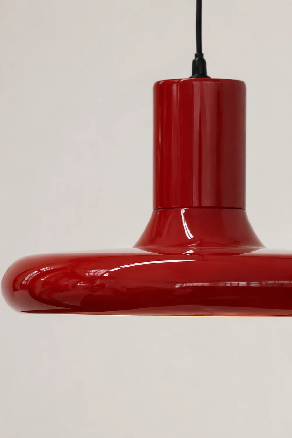 Modern Simple Red Metal Saucer Pendant Light - Lumpaz