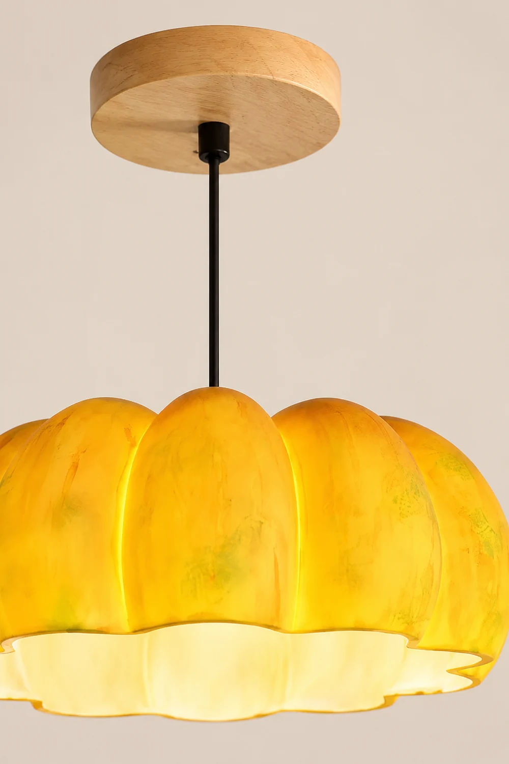 Eco-friendly Resin Pumpkin Pendant Light - Lumpaz