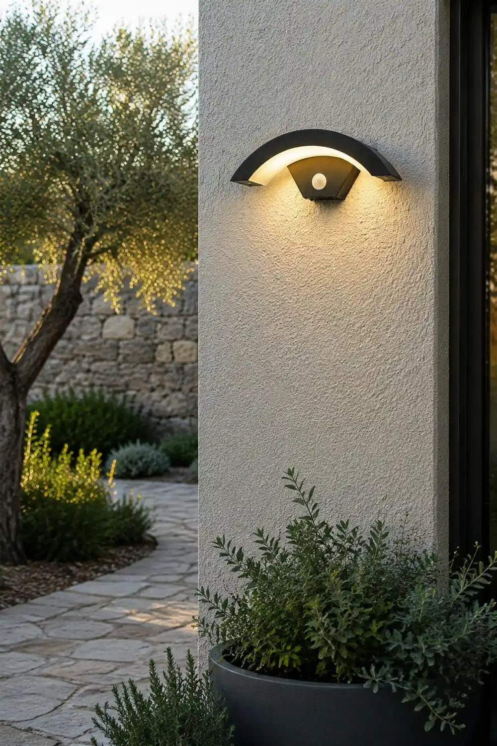 Wasserdichte Sensor-Wandleuchte mit warmweißer LED - Lumpaz
