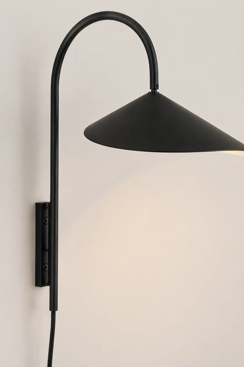 Modern Arum Creative  Wall Lamp For Bedroom - Lumpaz