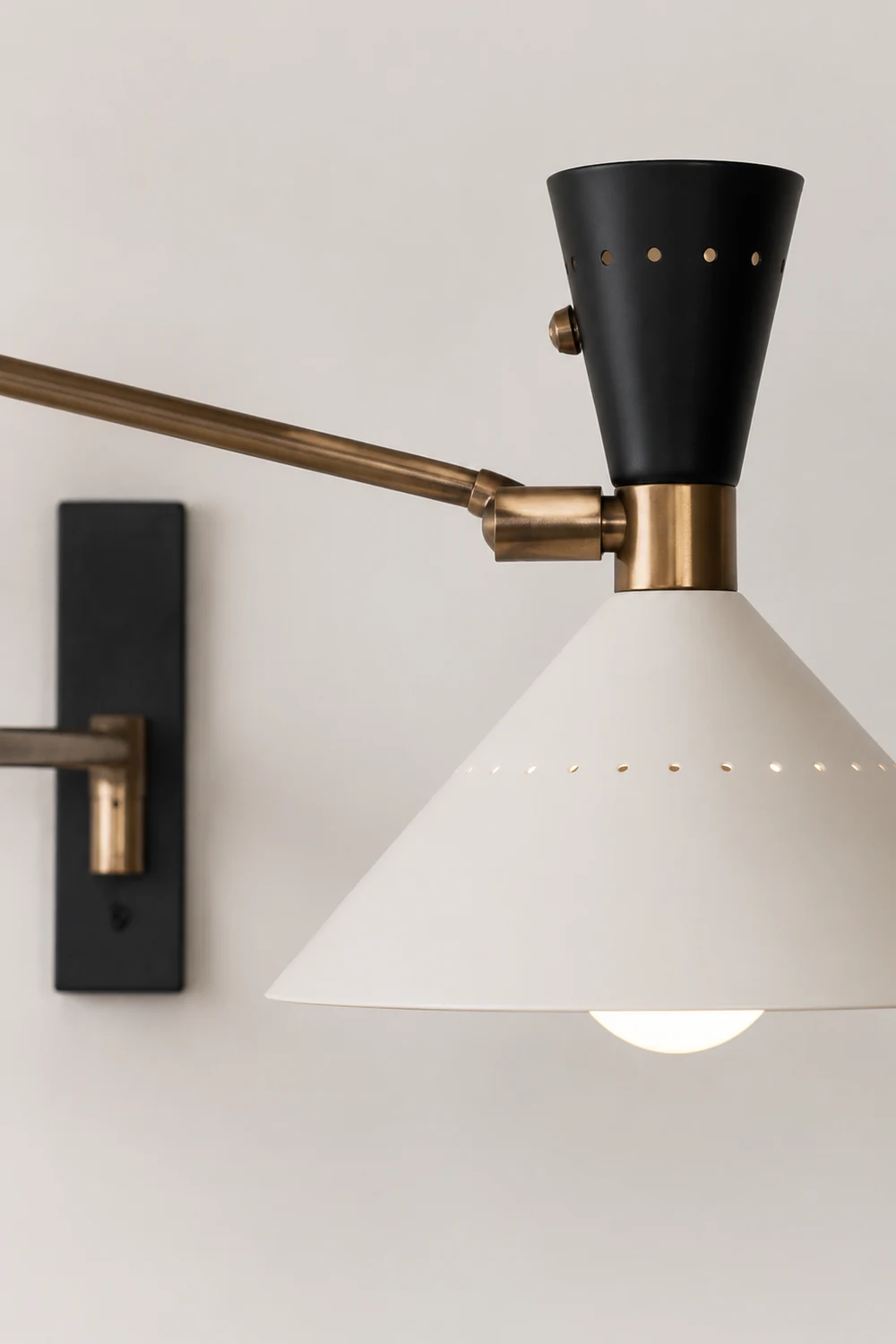 Modern Metal Cone Shade Wall Lamp - Lumpaz