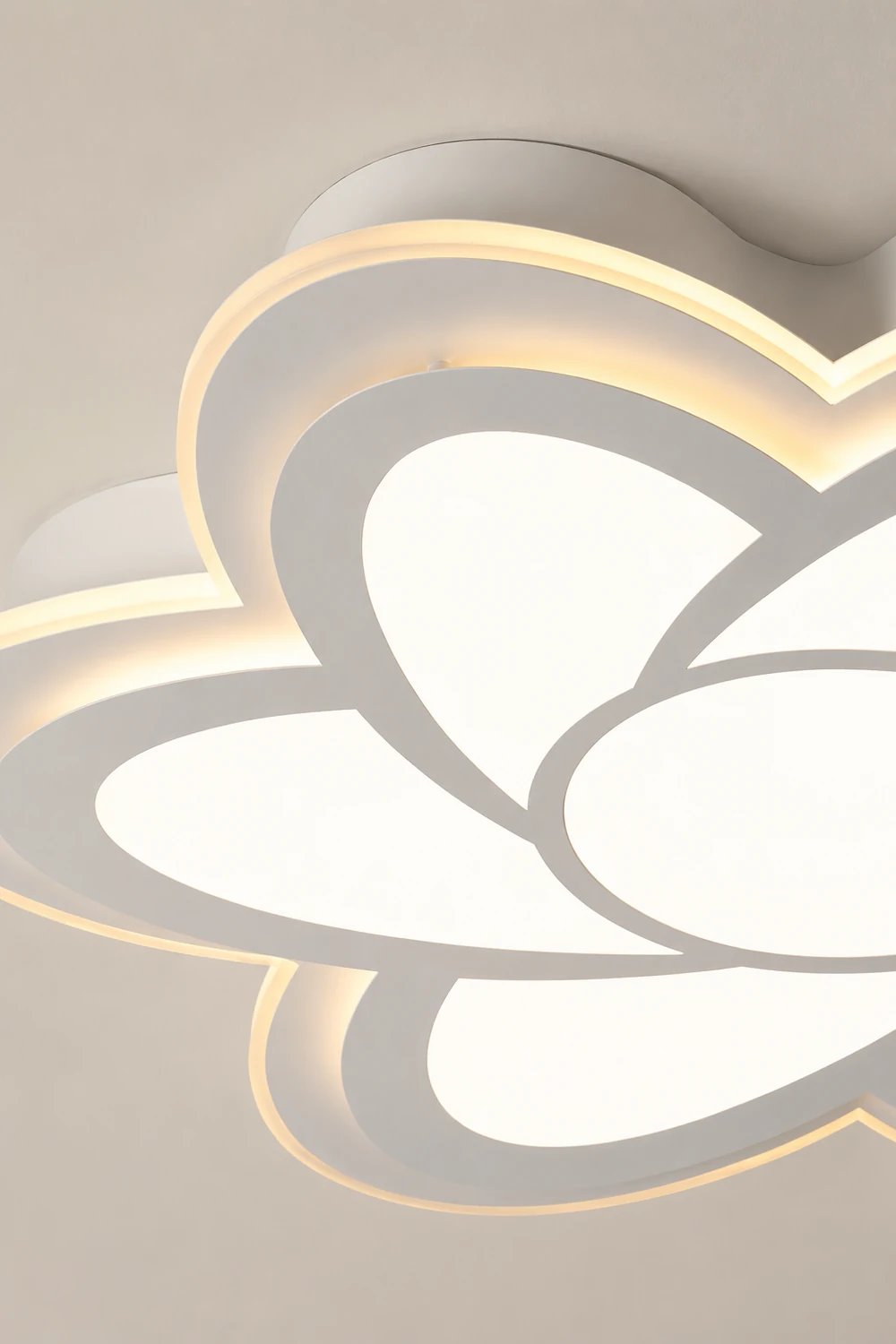 Hana Moderne Blumenförmige LED Deckenleuchte für Schlafzimmer, Wohnzimmer - Lumpaz
