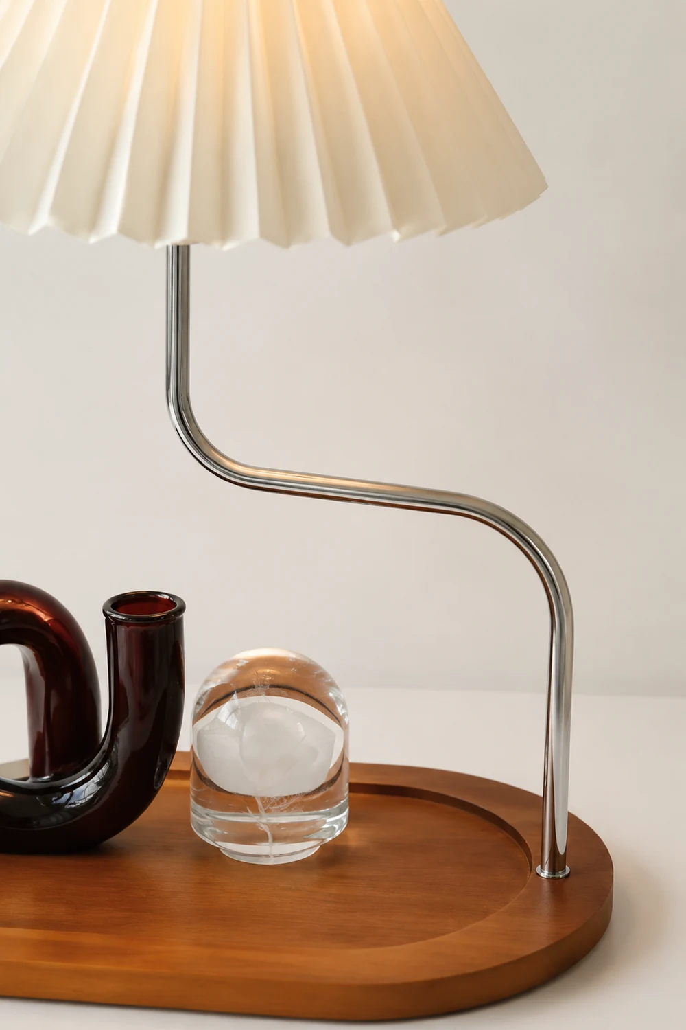 Solid Wood Retro Creative Pleated Table Lamp - Lumpaz