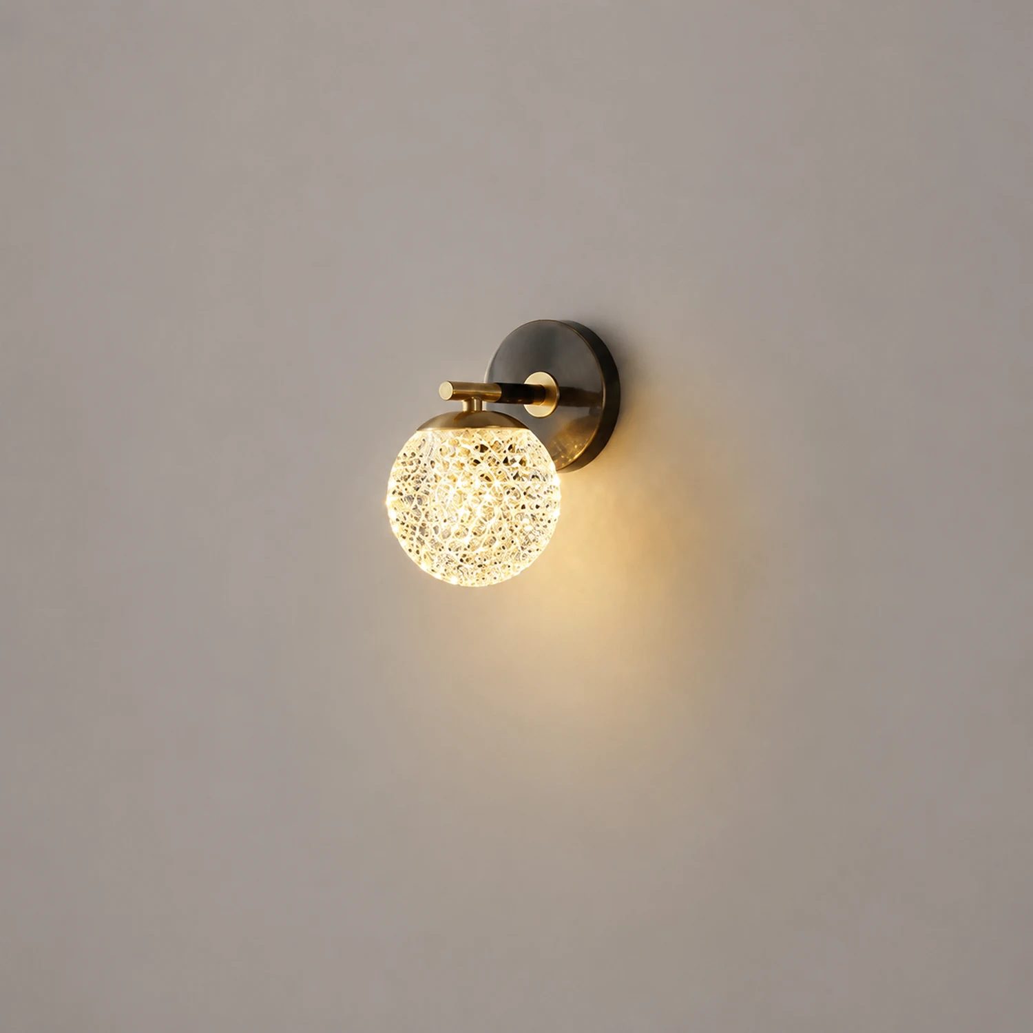 Luxury Copper Ball 1-Light Wall Sconce - Lumpaz