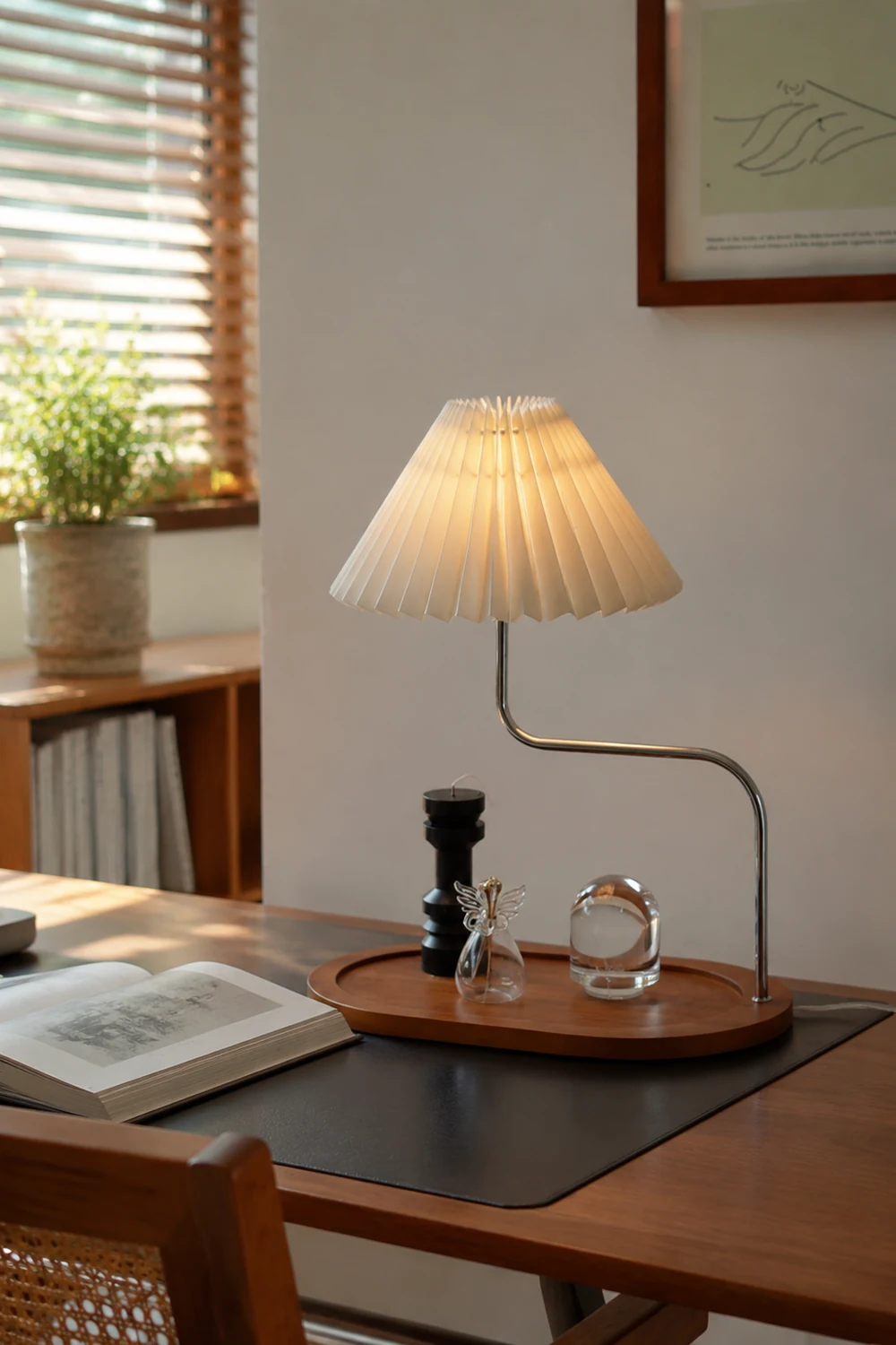 Solid Wood Retro Creative Pleated Table Lamp - Lumpaz