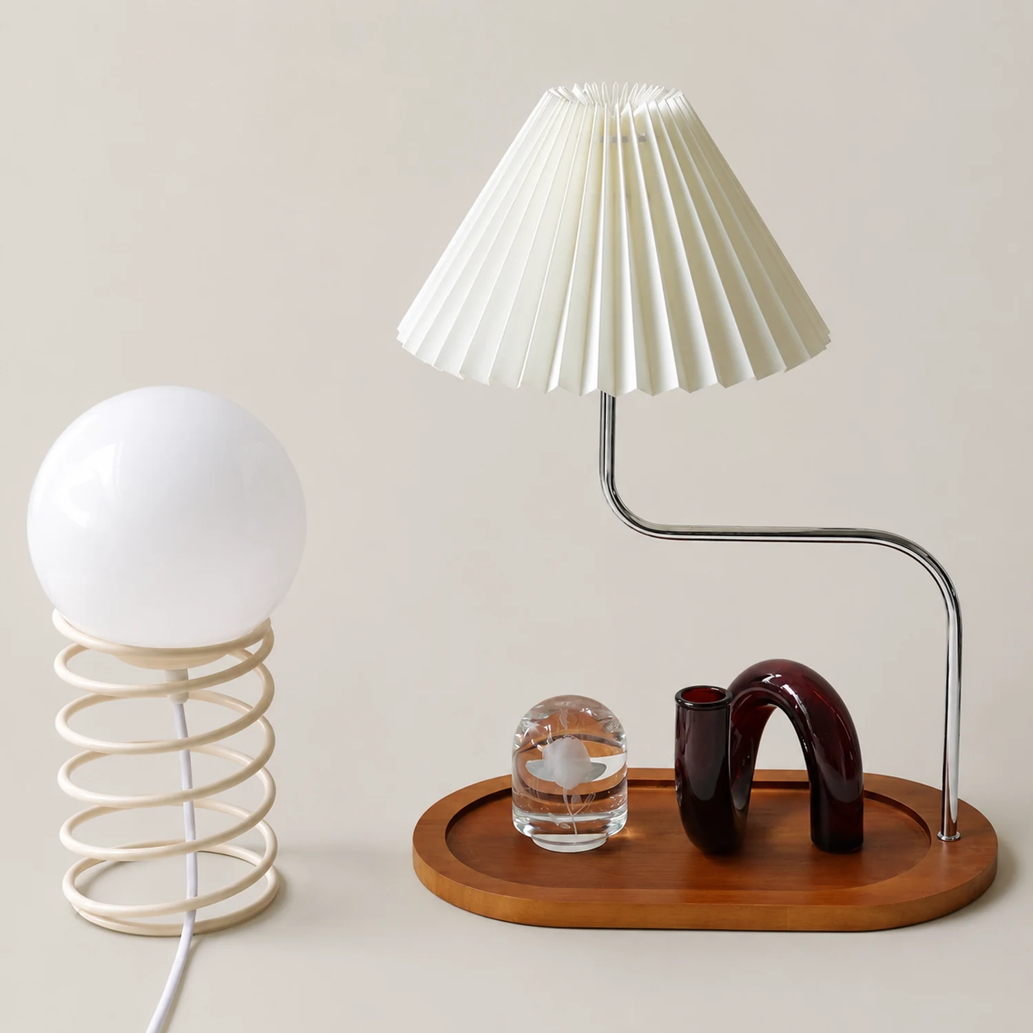 Solid Wood Retro Creative Pleated Table Lamp - Lumpaz