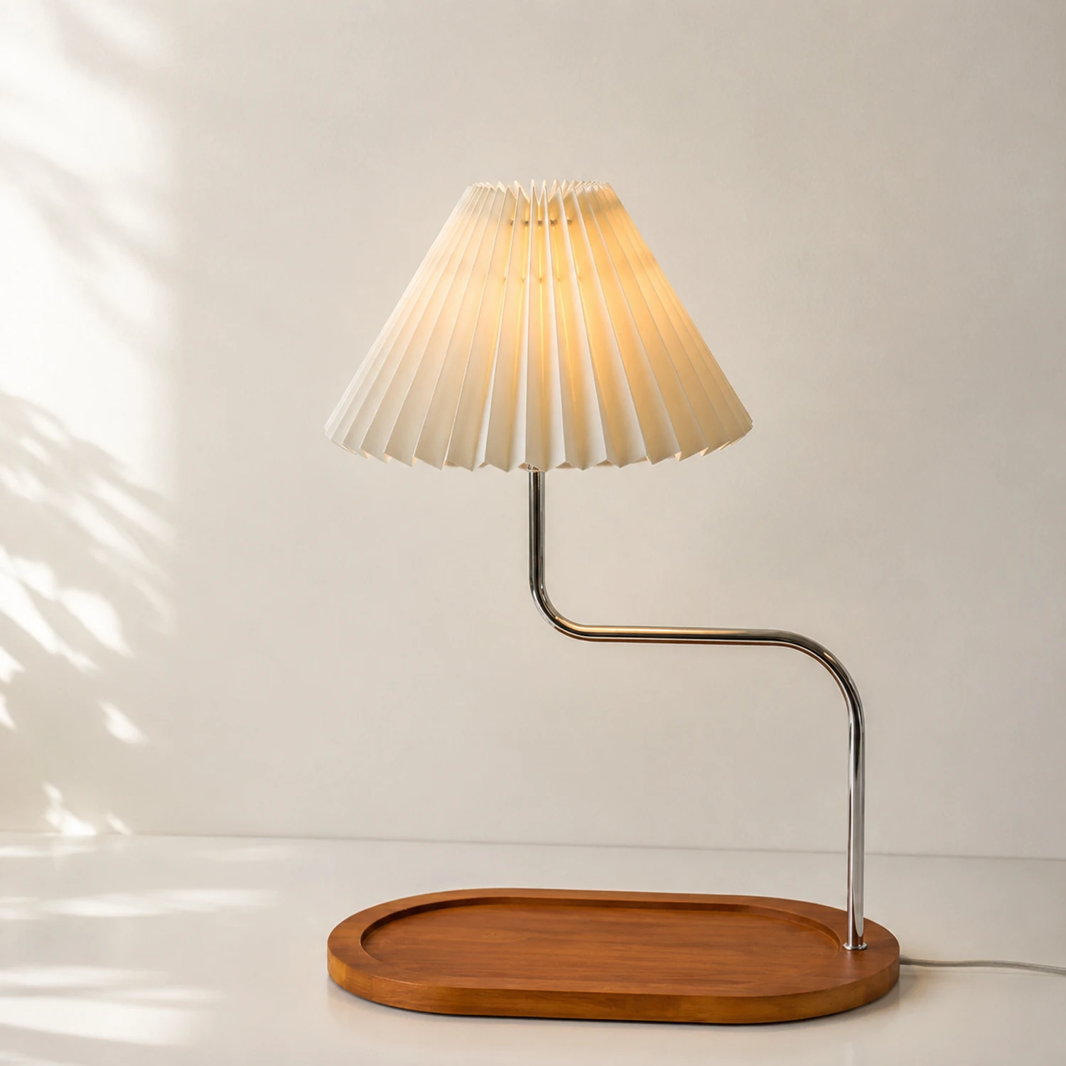 Solid Wood Retro Creative Pleated Table Lamp - Lumpaz