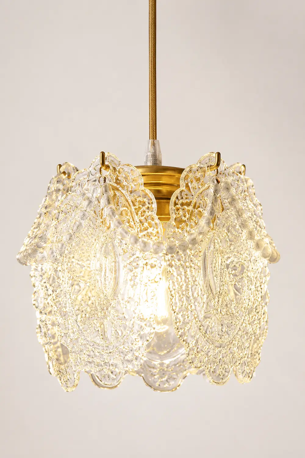 Moderne Luxuriöse Pendelleuchte aus Glas für Schlaf- & Wohnzimmer - Lumpaz