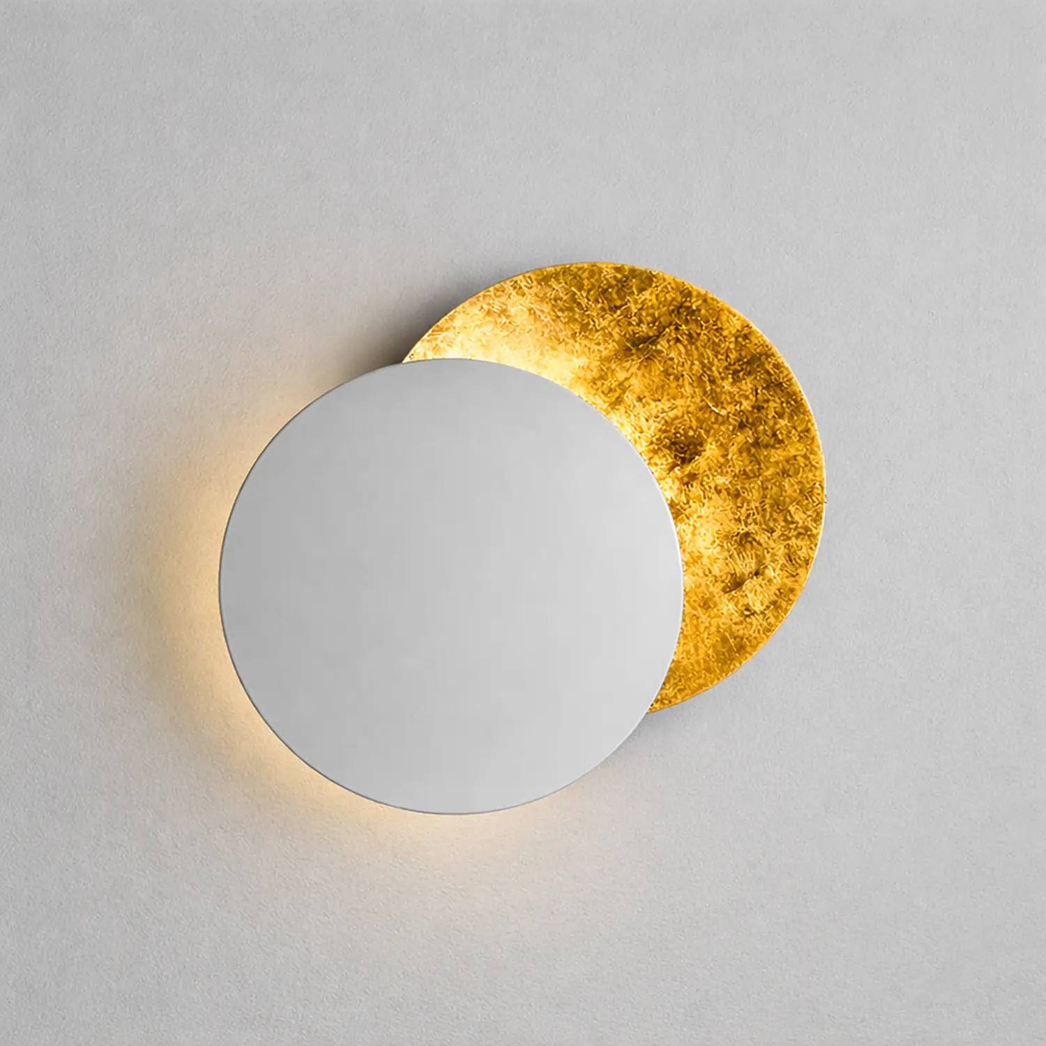 Modern Round Circle Creative Rotating Wall Light - Lumpaz