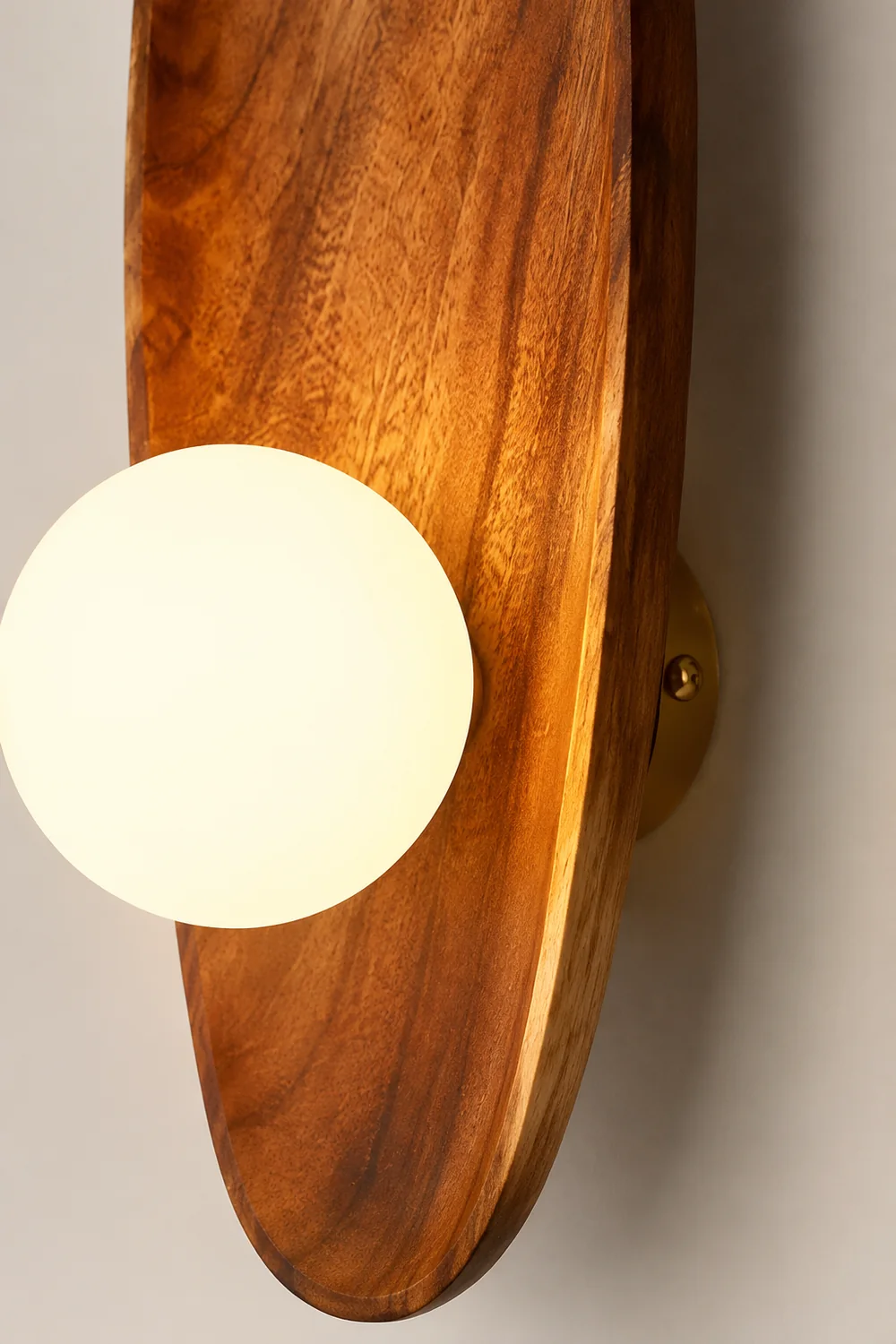 Minimalist Solid Wood Wall Sconce - Lumpaz