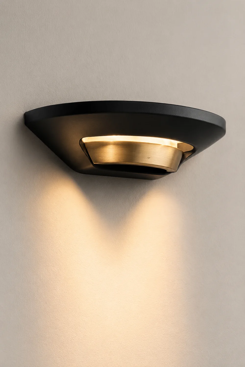 Wasserdichte Fliegende Untertasse Wandleuchte für den Außenbereich mit warmer LED - Lumpaz