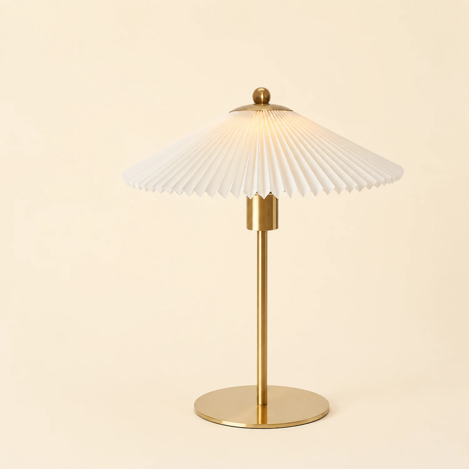 Mid Century Modern Pleated Table Lamp - Lumpaz