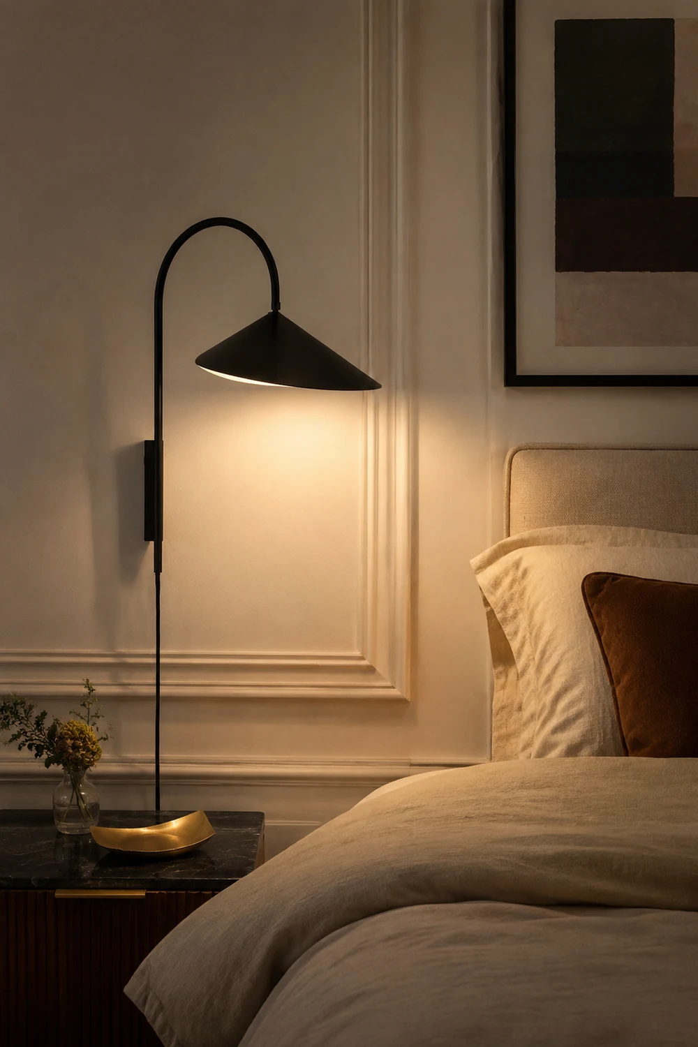 Modern Arum Creative  Wall Lamp For Bedroom - Lumpaz