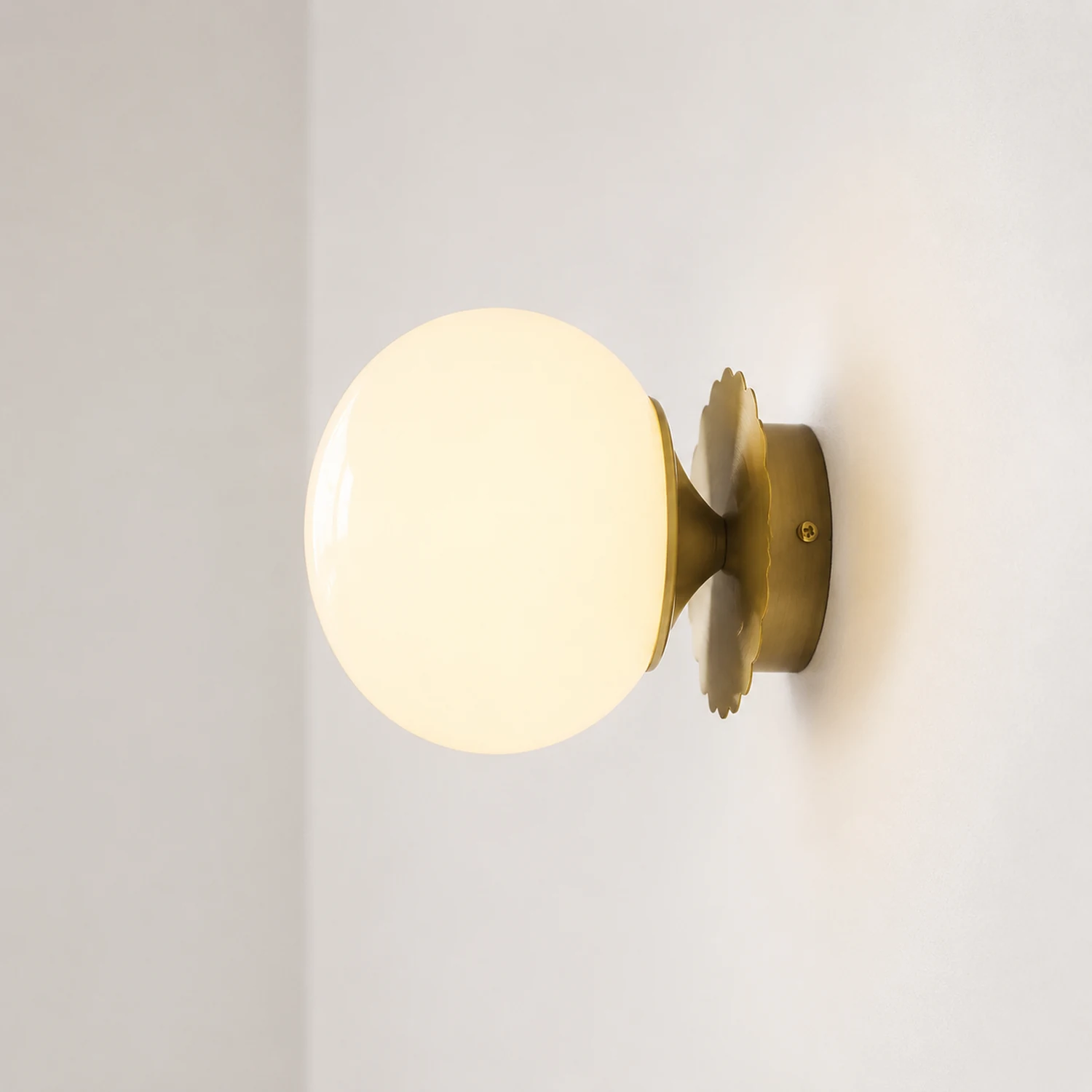 Vintage Glass Round Head Wall Sconce - Lumpaz