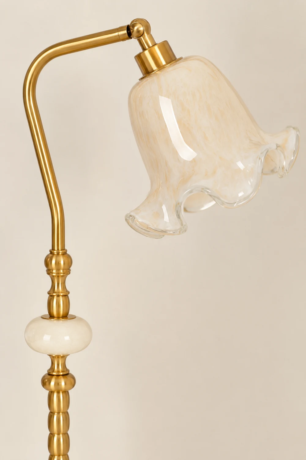 Nouveau Fashion Floral Brass Table Lamp - Lumpaz