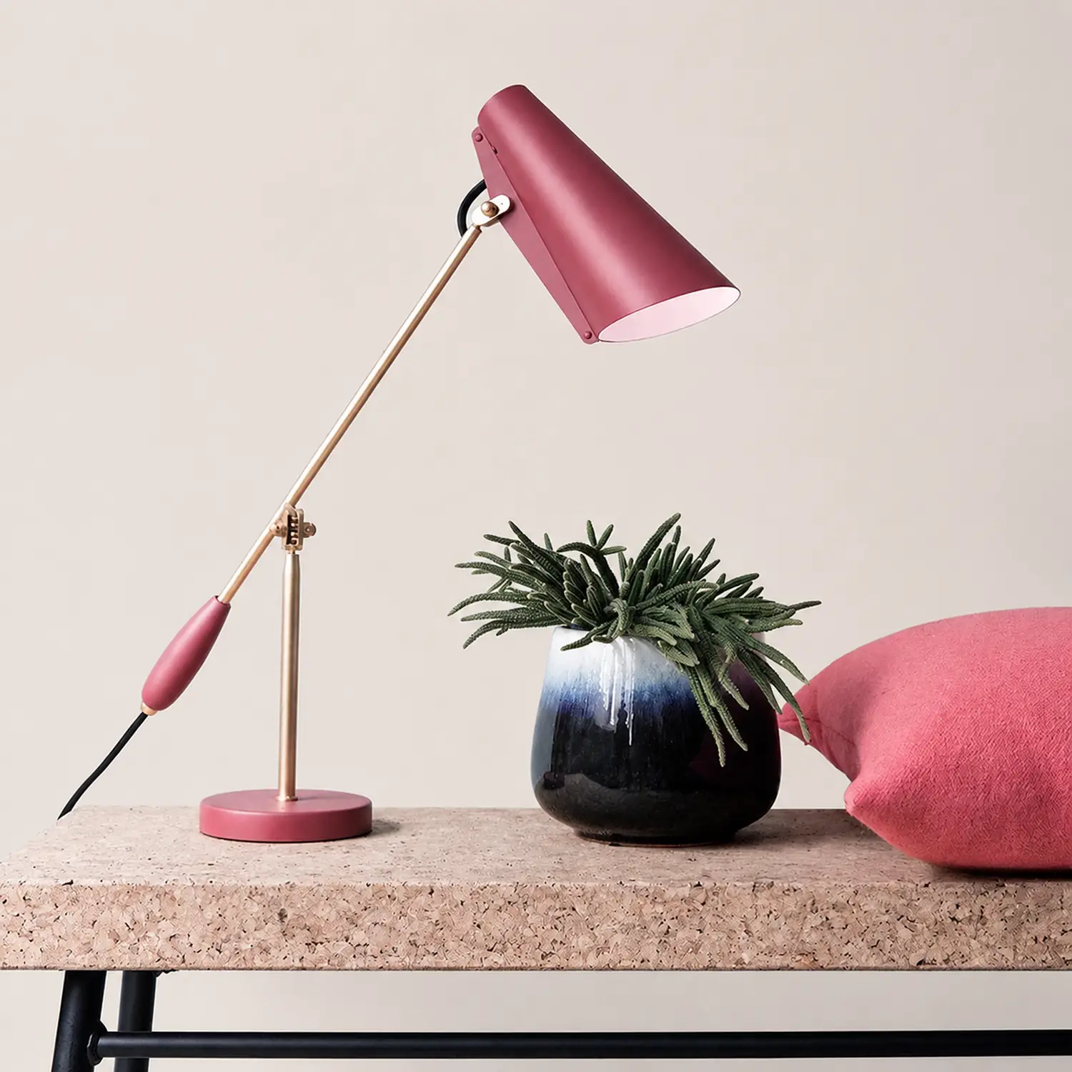 Unique Nordic Style Art Decor Table Lamp - Lumpaz