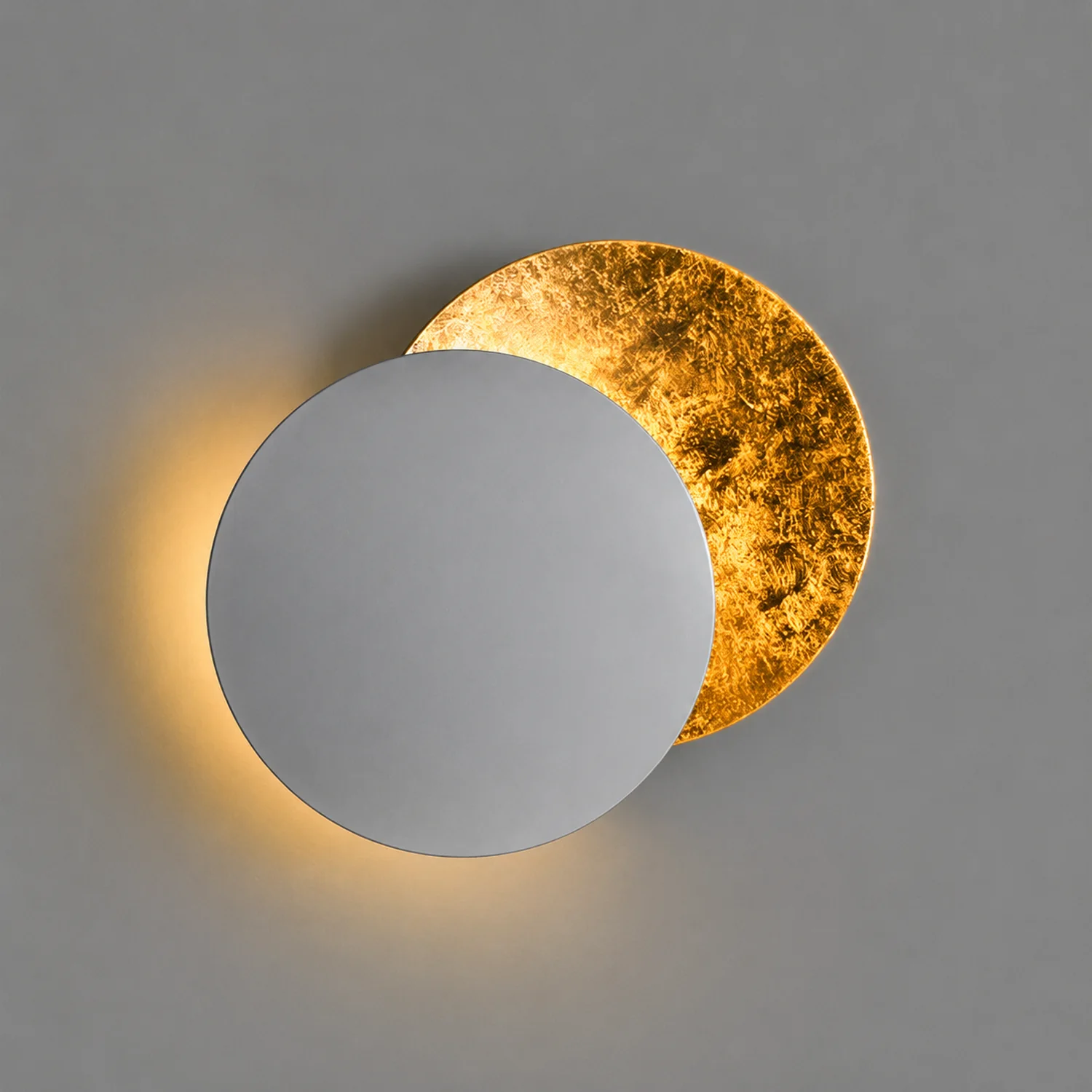 Modern Round Circle Creative Rotating Wall Light - Lumpaz