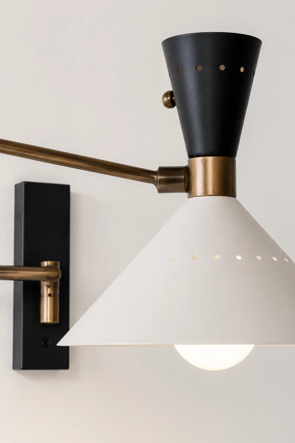Modern Metal Cone Shade Wall Lamp - Lumpaz