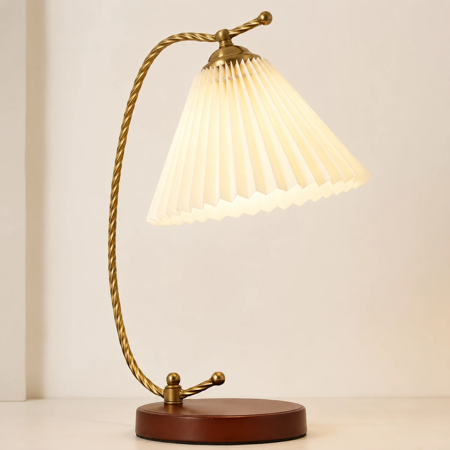 Dotty Retro Pleated Table Lamp - Lumpaz