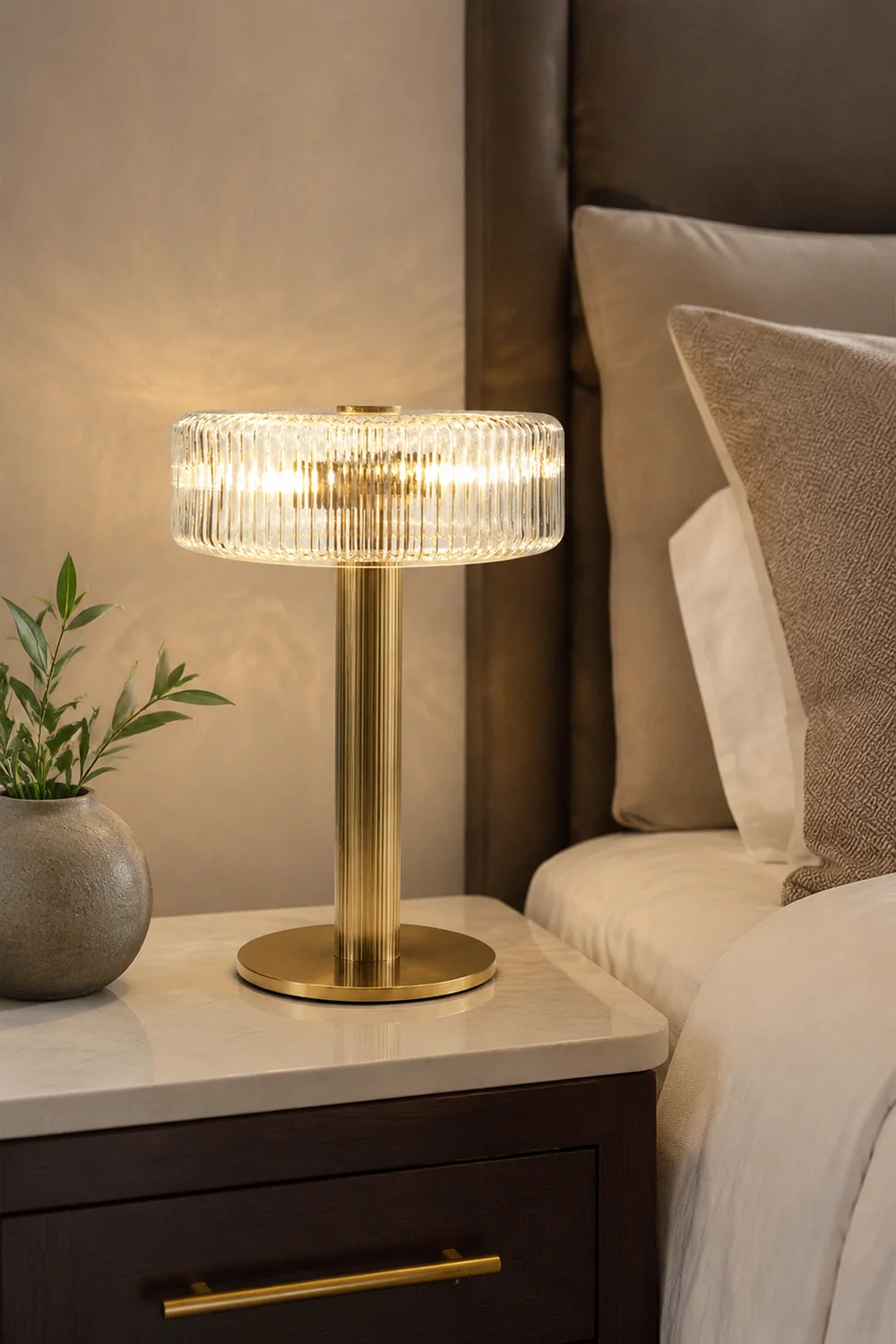 Contemporary Gold Glass Bedroom Table Lamp - Lumpaz