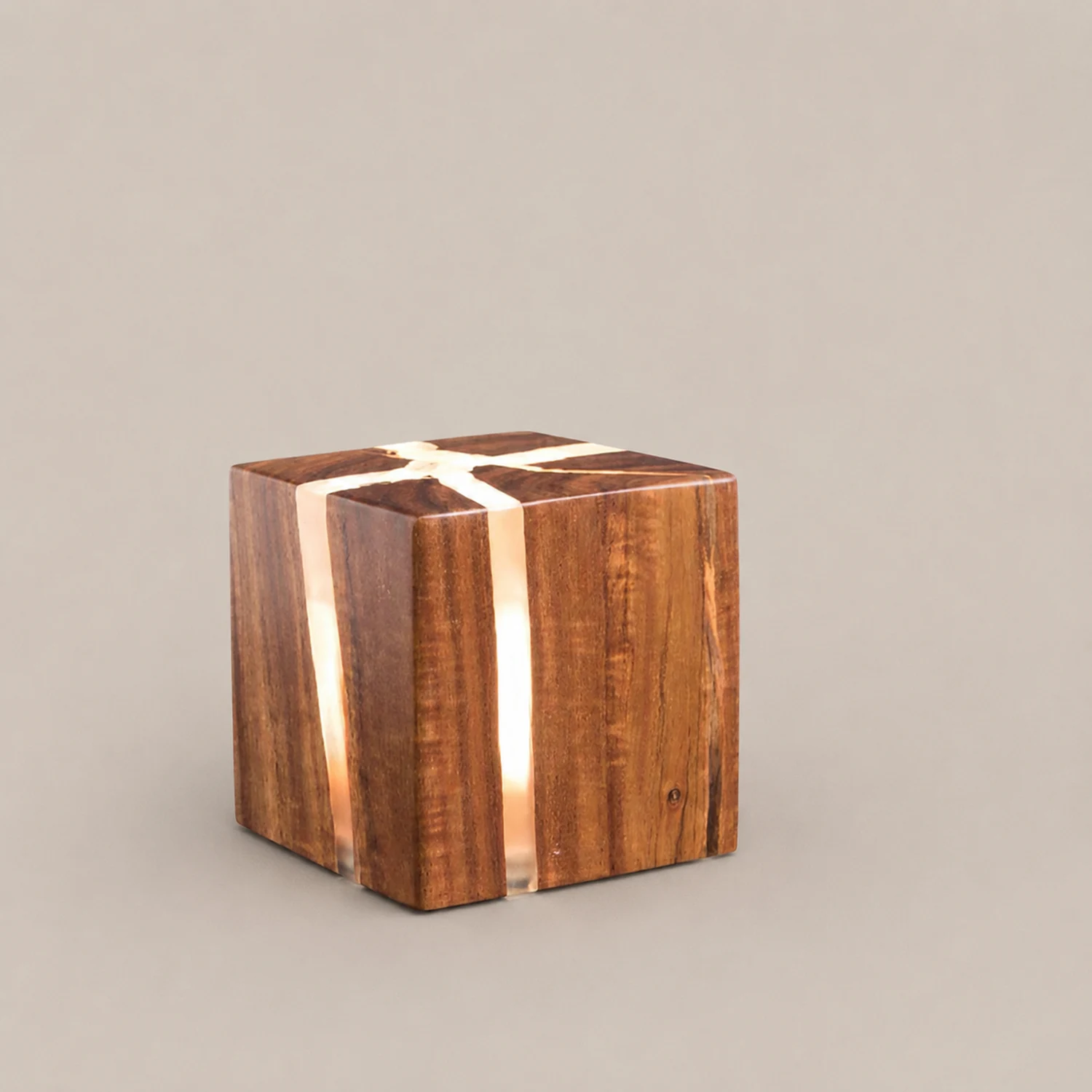 Solid Wood Art Crackle Table Lamp - Lumpaz