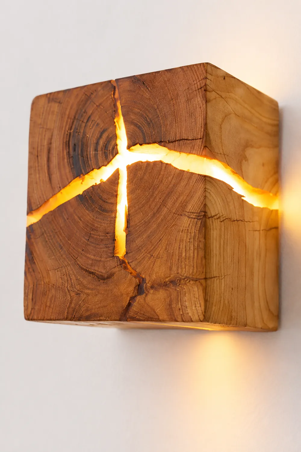 Creative Cracked Corridor Wall Sconce - Lumpaz