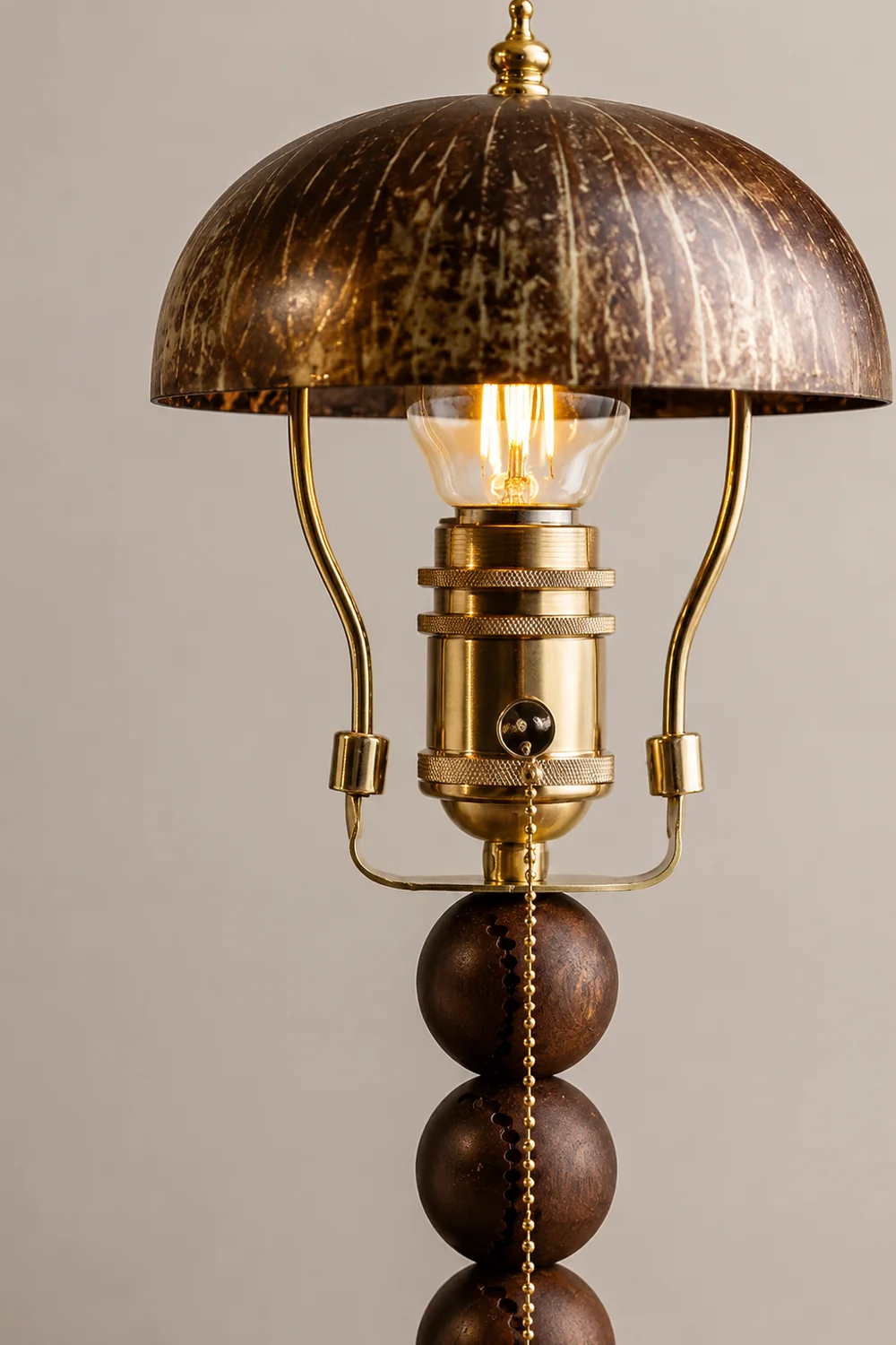 Retro Coconut Shell Decor Table Lamp - Lumpaz