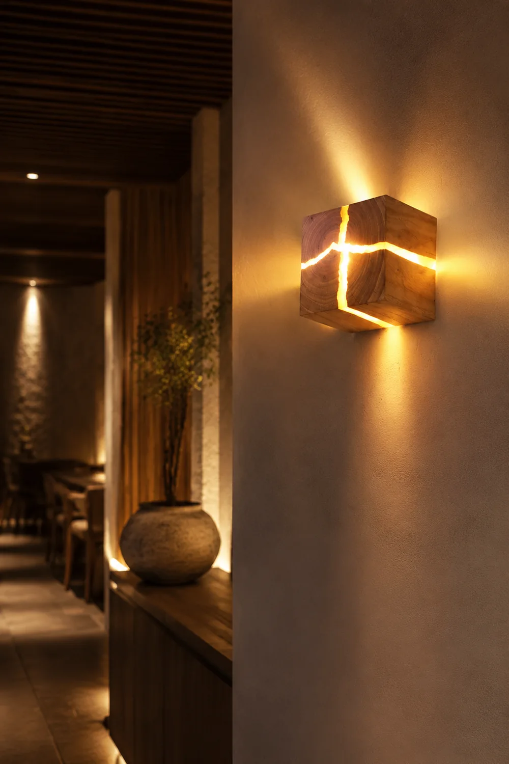 Creative Cracked Corridor Wall Sconce - Lumpaz