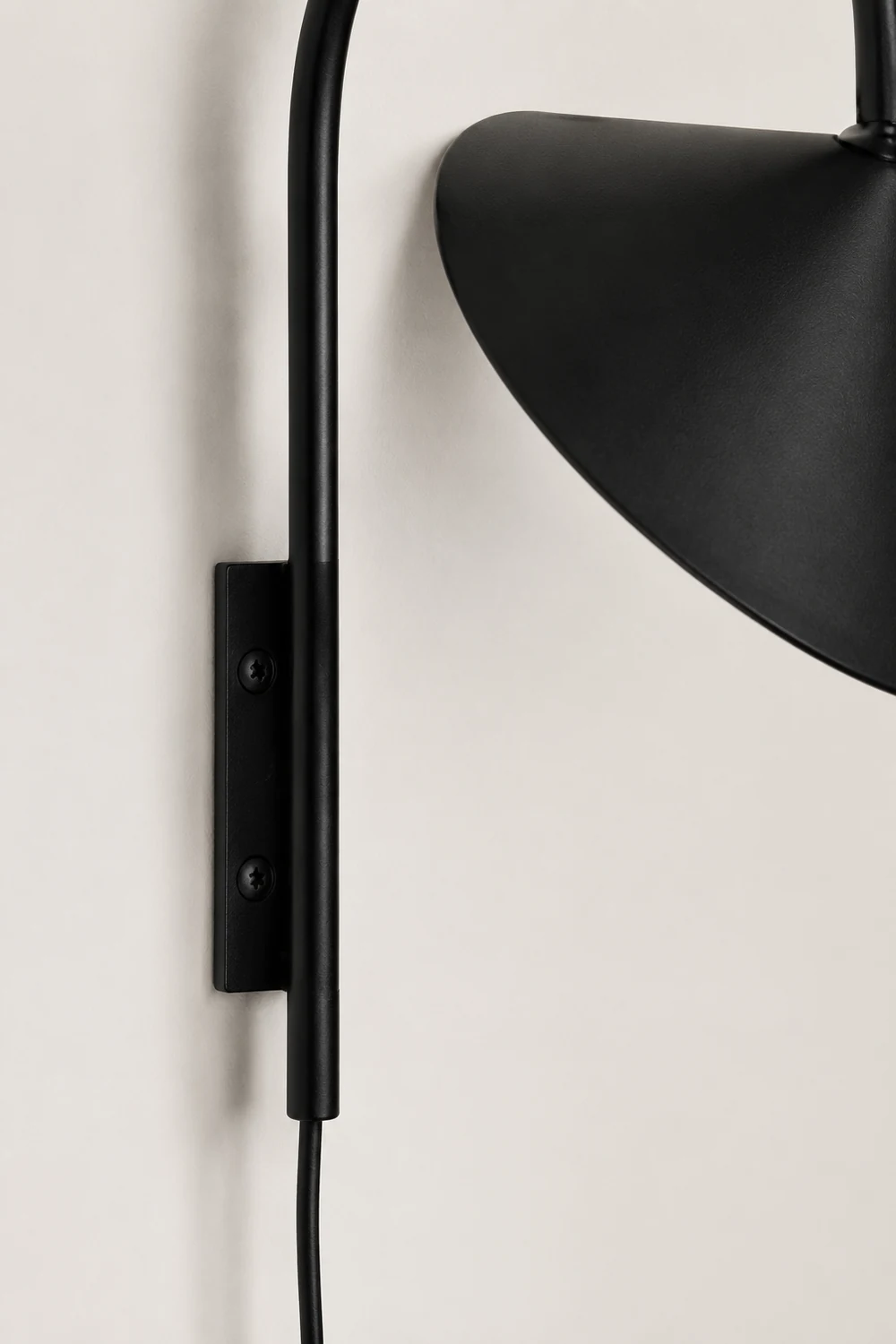 Modern Arum Creative  Wall Lamp For Bedroom - Lumpaz