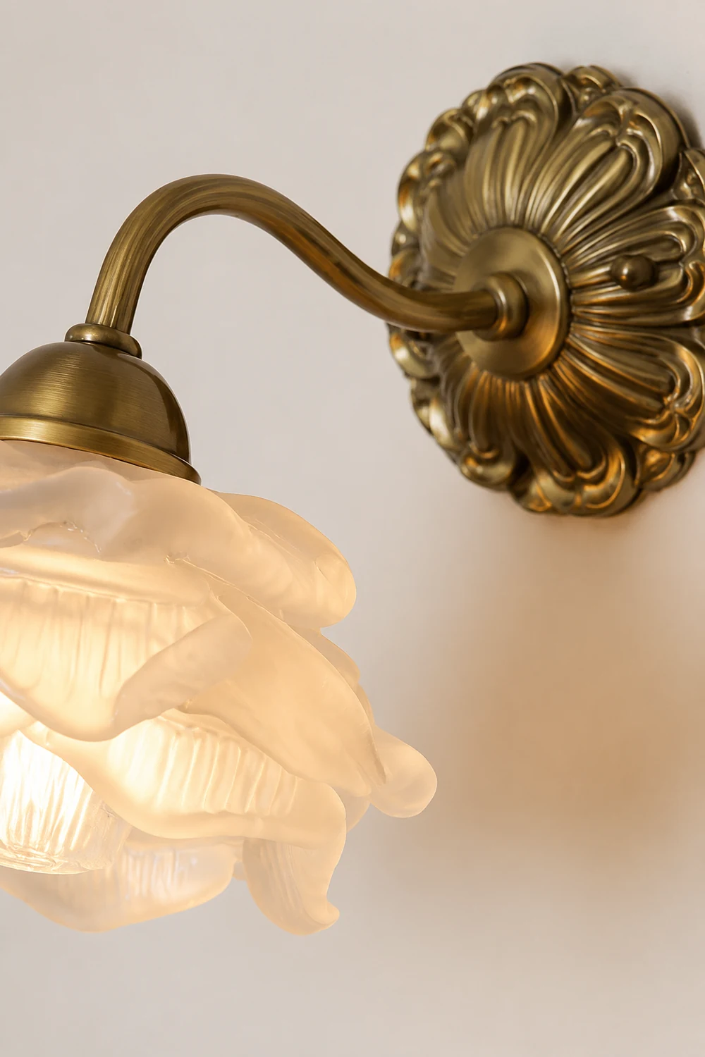 Retro Flower Petal Glass Wall Lamp Copper Wall Light - Lumpaz