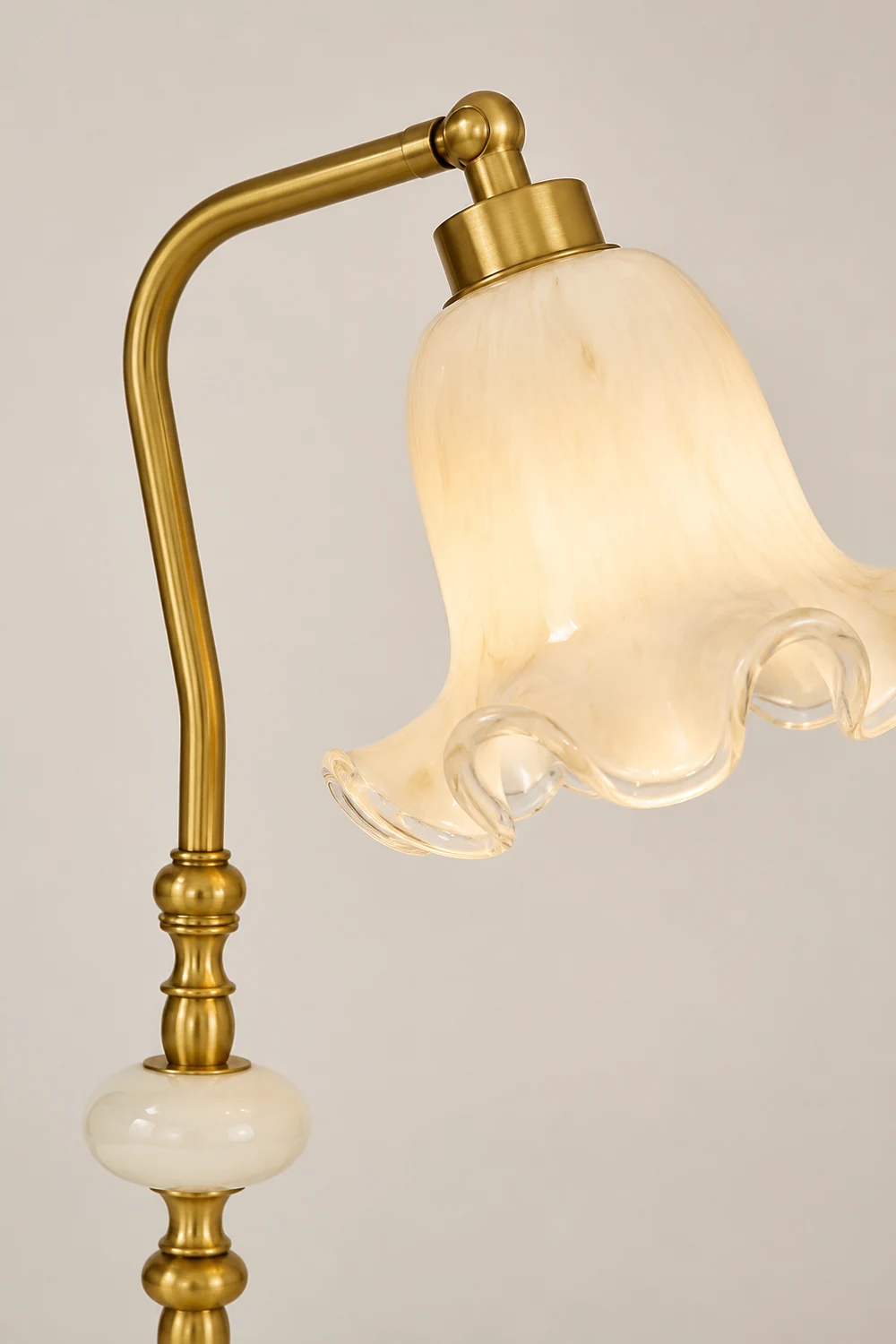 Nouveau Fashion Floral Brass Table Lamp - Lumpaz