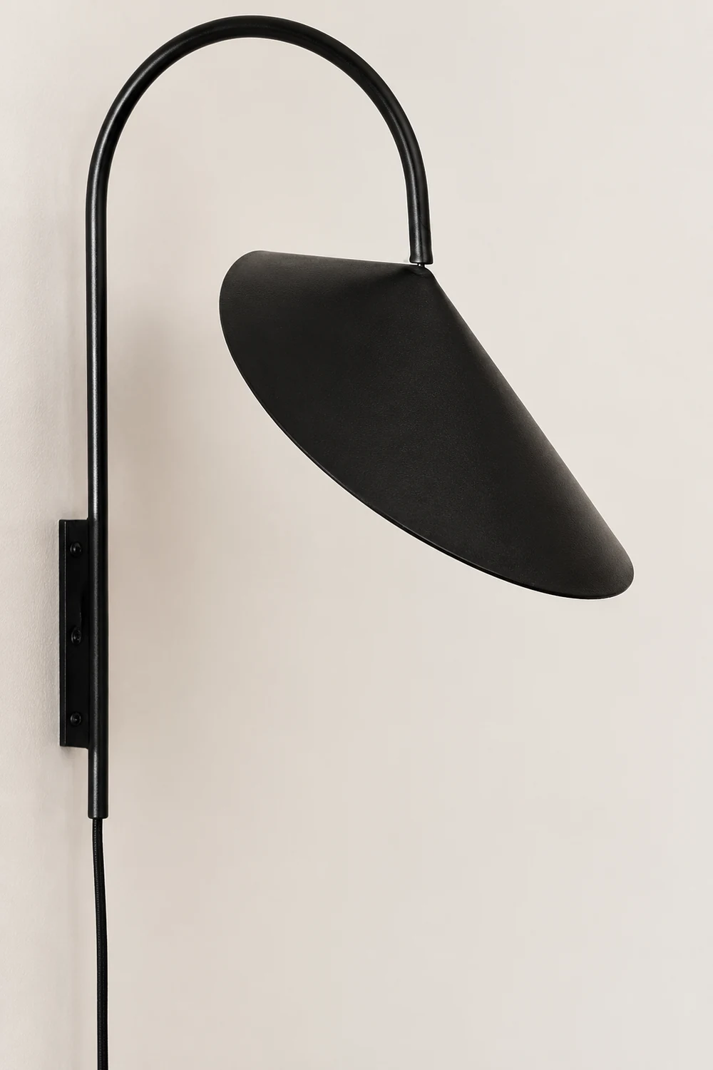 Modern Arum Creative  Wall Lamp For Bedroom - Lumpaz