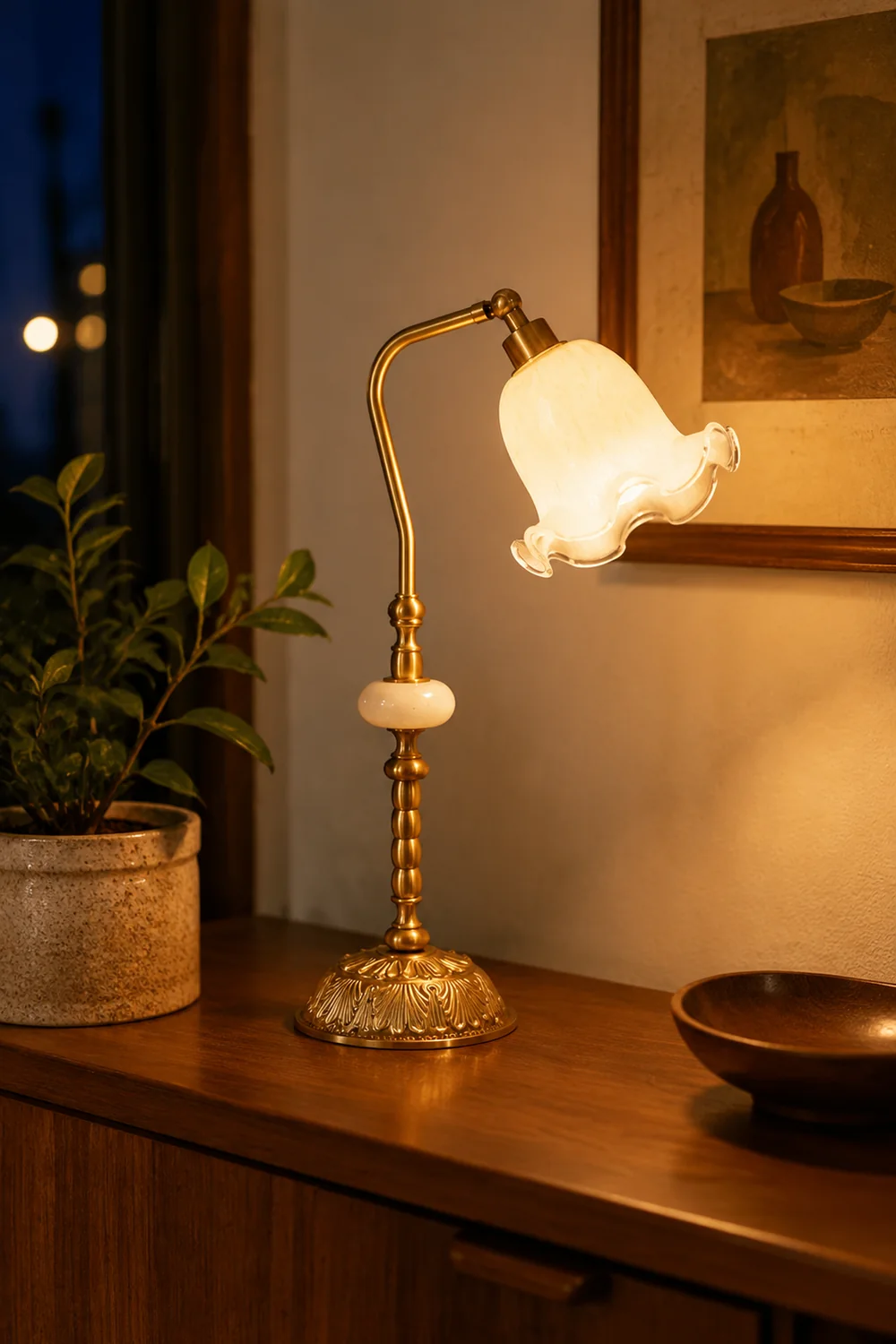 Nouveau Fashion Floral Brass Table Lamp - Lumpaz